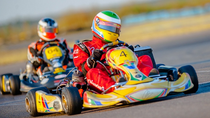 Картинг в Смоленске. ULTRA ПОДАРКИ. Купить картинг в Смоленске. Попробуйте участие в настоящей гонке и получите порцию незабываемых эмоций. Гонки на картах - это приятно и доступно. Сервис UltraPodarki.ru 8 800 505 95 30. Картинг Смоленск, картинг, гонки на картах Смоленск, гонки на картах, езда на карте Смоленск, езда на карте, купить картинг Смоленск, купить картинг, картинг цена Смоленск, картинг цена, картинг клуб Смоленск, картинг клуб, картинг центр, картинг центр Смоленск