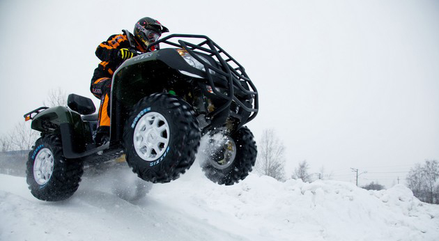 Катание на квадроциклах в Смоленске. Подарочные сертификаты Ultra Подарки. Подарочный сертификат на катание на квадроциклах в Смоленске. Закажите прокат квадроциклов и наслаждайтесь активным отдыхом с друзьями. Выбирайте живописные маршруты для езды на квадроциклах. Сервис UltraPodarki.ru 8 800 505 95 30. Катание на квадроциклах, катание на квадроциклах Смоленск, прокат квадроциклов, прокат квадроциклов Смоленск, езда на квадроцикле, езда на квадроцикле Смоленск, катание на квадроциклах зимой, Катание на квадроциклах летом, сертификат на катание на квадроциклах, сертификат квадроциклы, сертификат квадроциклы Смоленск
