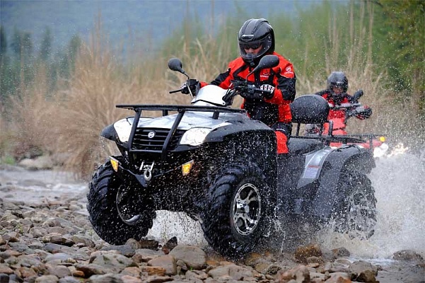 Катание на квадроциклах в Смоленске. Подарочные сертификаты Ultra Подарки. Подарочный сертификат на катание на квадроциклах в Смоленске. Закажите прокат квадроциклов и наслаждайтесь активным отдыхом с друзьями. Выбирайте живописные маршруты для езды на квадроциклах. Сервис UltraPodarki.ru 8 800 505 95 30. Катание на квадроциклах, катание на квадроциклах Смоленск, прокат квадроциклов, прокат квадроциклов Смоленск, езда на квадроцикле, езда на квадроцикле Смоленск, катание на квадроциклах зимой, Катание на квадроциклах летом, сертификат на катание на квадроциклах, сертификат квадроциклы, сертификат квадроциклы Смоленск
