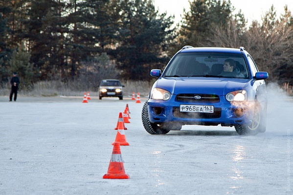 Контраварийное вождение в Смоленске. Ultra Подарки. Купить уроки контраварийного вождения в Смоленске. Научитесь водить машину в любых условиях! Сервис UltraPodarki.ru 8 800 505 95 30. Контраварийное вождение Смоленск, контраварийное вождение, экстремальное вождение Смоленск, экстремальное вождение, обучение вождению Смоленск, обучение вождению, вождение Смоленск, вождение,  курс вождения Смоленск, курс вождения, курсы экстремальное вождения Смоленск, курсы экстремального вождения, обучение в автошколе Смоленск, обучение в автошколе