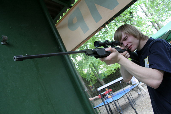 Стрельба из пневматического оружия в тире Смоленска. Сервис Ultra Подарки. Пневматический тир. Купить подарочный сертификат на стрельбу из пневматического оружия в Смоленске. Сервис UltraPodarki.ru 8 800 505 95 30. стрельбе из пневматического оружия Смоленск, стрелковый клуб Смоленск, стрельба из оружия Смоленск, пневматическое оружие Смоленск, пневматический тир Смоленск, стрельба из пневматического оружия, пулевая стрельба, пулевая стрельба Смоленск, пневматический тир в Смоленске
